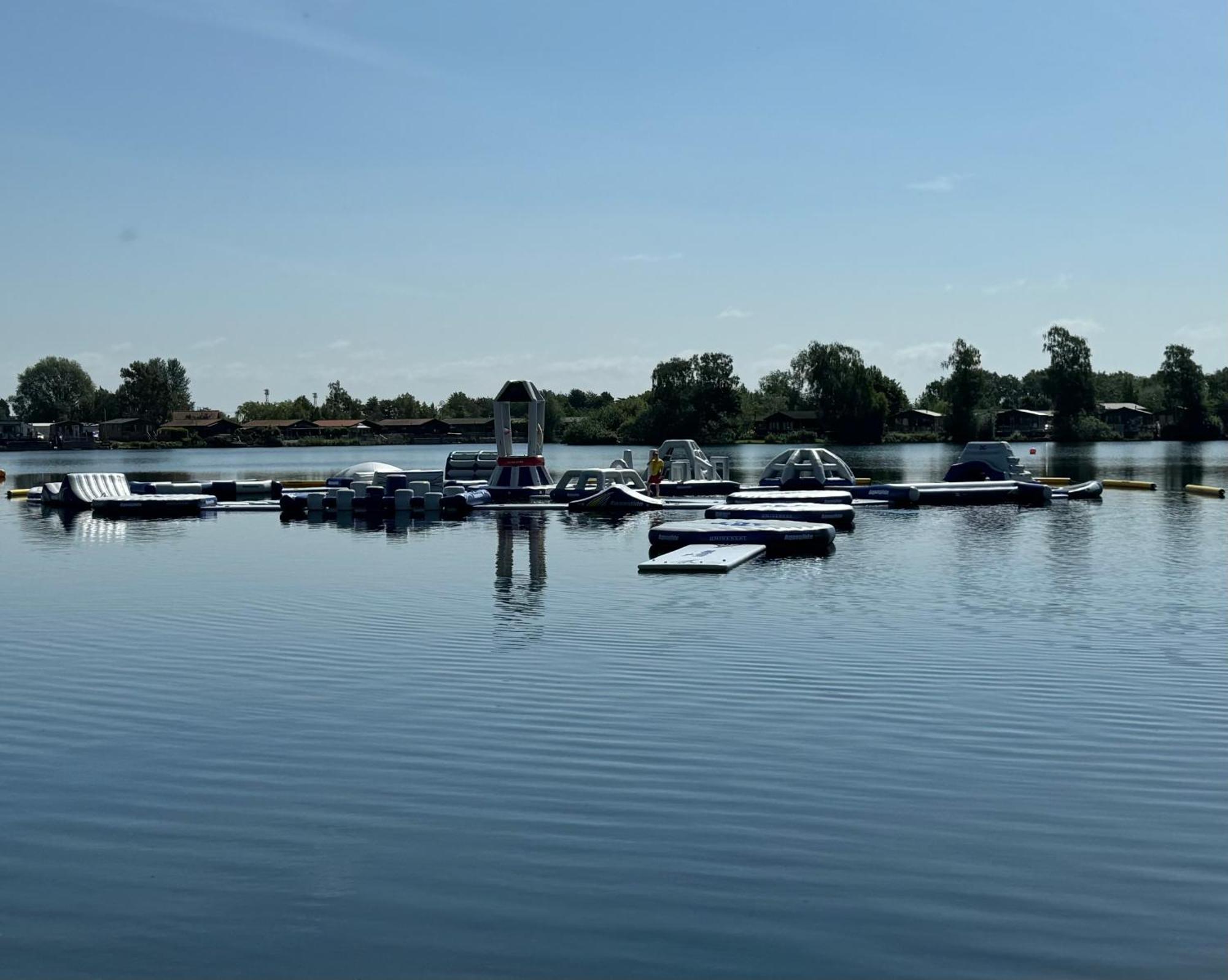 Fable Lodge Tattershall Lakes - Luxury Lakeside Lodge With Hot Tub 外观 照片