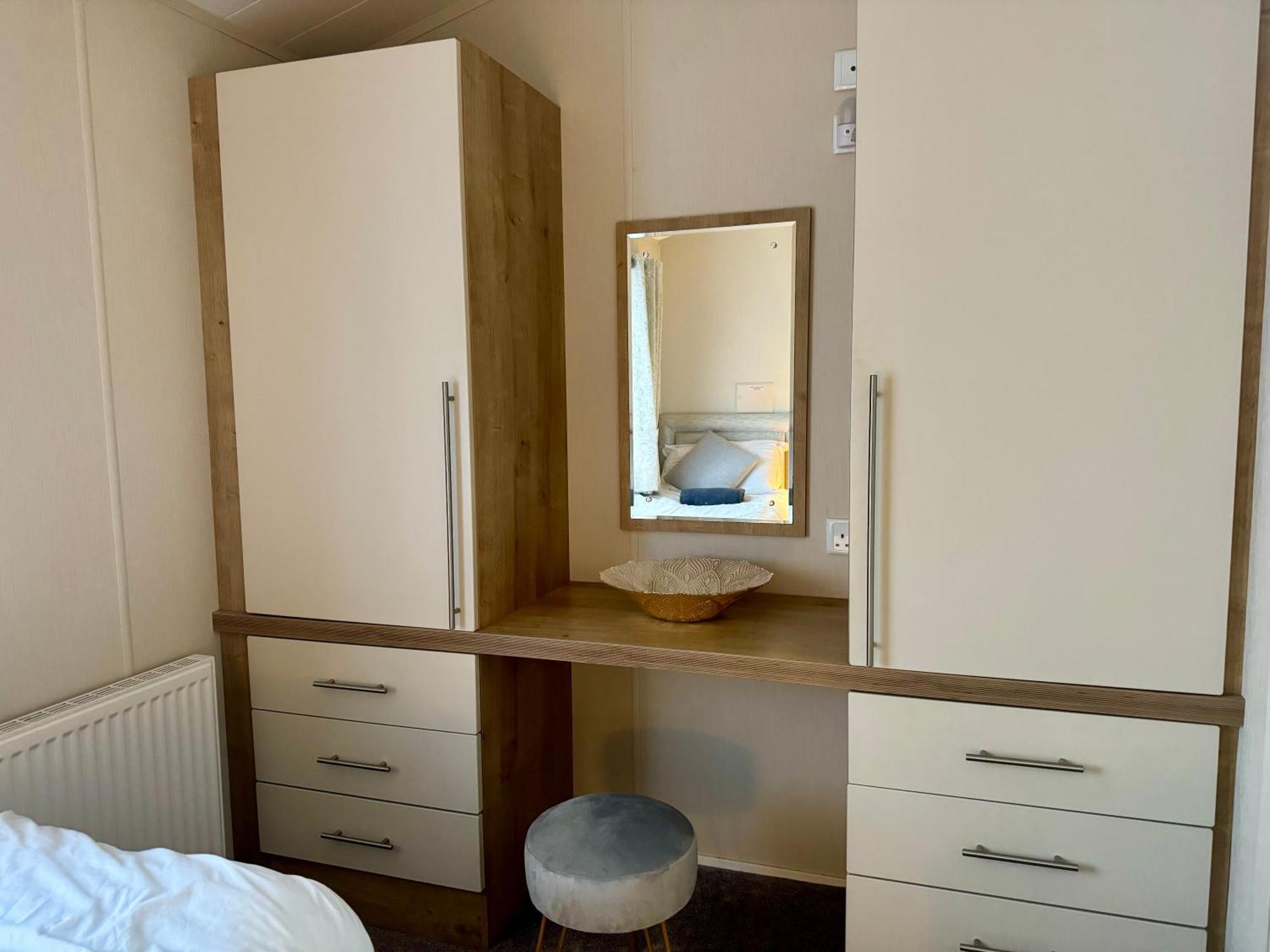 Fable Lodge Tattershall Lakes - Luxury Lakeside Lodge With Hot Tub 外观 照片